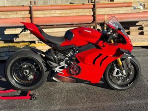 DUCATI PANIGALE V4S INKL. CARBONTEILE UND DDA+