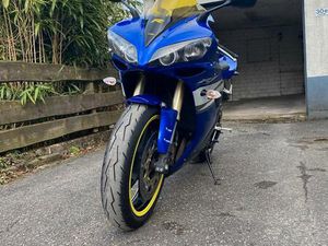 YAMAHA R1 RN12