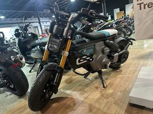 2024 BMW CE 02 COSMIC BLACK 2