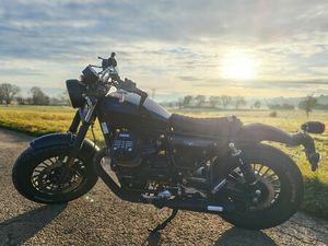 MOTO GUZZI V9 BOBBER MIT EXTRAS UND ZUBEHÖR