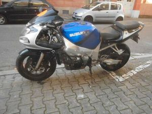 SUZUKI GSX R 600