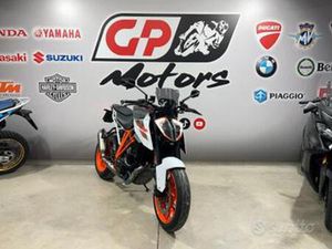 KTM 1290 SUPER DUKE R AKRAPOVIC COMPLETO