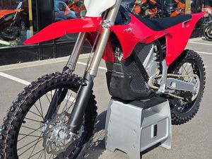 STARK VARG MX 1.2 ALPHA 80PS 2025 FUßHINTERRADBREMSE