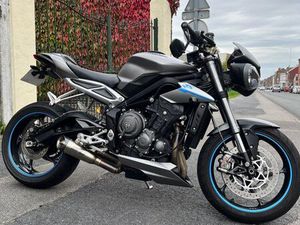 TRIUMPH STREET TRIPLE RS