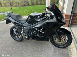 VENDS TRIUMPH SPRINT ST