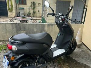PEUGEOT STREETZONE 50 CC - TRÈS BON ÉTAT - PRÊT À ROULER
