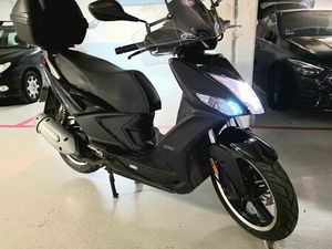 SCOOTER KYMCO AGILITY 125 16+ NOIR - COMME NEUF - MARS 2024 - GARANTIE MARS 2029 - 5 400 KM - RÉVISION OK