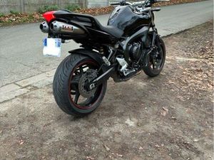 YAMAHA FZ6