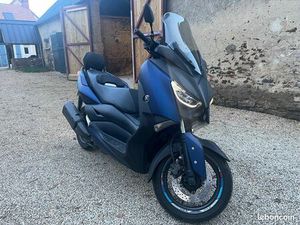 ? YAMAHA XMAX 300 – MARS 2018 – 23 500KM – TBE