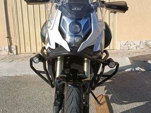 CFMOTO 650 MT BIANCO