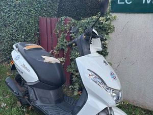 SCOOTER À VENDRE POUR PARTICULIERS
