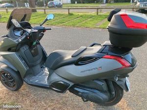 SCOOTER 3 ROUES METROPOLIS RS