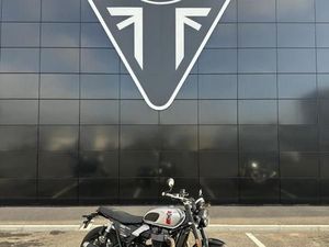 TRIUMPH SPEED TWIN 900