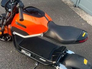 SCOOTER ÉLECTRIQUE