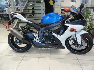 SUZUKI GSX R 750