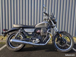 MOTO GUZZI V9 ROAMER