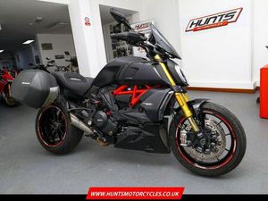 2021, '21 DUCATI DIAVEL 1260S. SHAD PANNIERS, ARROW EXHAUST, ÖHLINS. £12,495