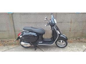 ② VESPA GTS SUPER 125