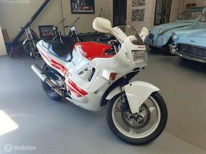 ② HONDA CBR 600F