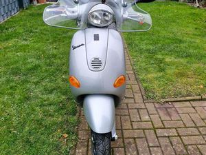 VERKAUFE 2 VESPA ET4 ET2