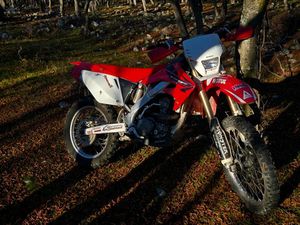 HONDA CRF →