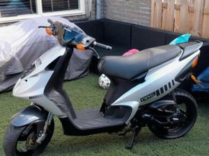 PIAGGIO NRG MC2 DUITSE PAPIEREN — SCOOTERS | PIAGGIO — MARKTPLAATS
