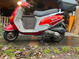 PIAGGIO SKR 125CC – GOEDE STAAT – VOLLE BEUGELSET – DUITS — SCOOTERS | PIAGGIO — MARKTPLAATS
