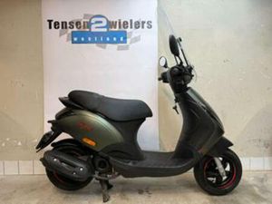 PIAGGIO ZIP 45 KM 4T — SCOOTERS | PIAGGIO — MARKTPLAATS