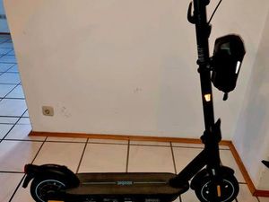 SEGWAY NINEBOT MAX G30D II E-SCOOTER SCHWARZ