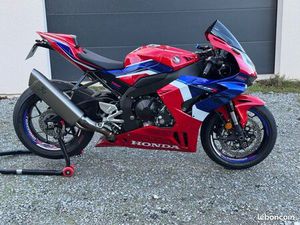 HONDA CBR1000RR-R