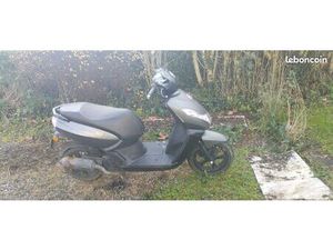 SCOOTER 50 CM3 PEUGEOT KISBEE RS