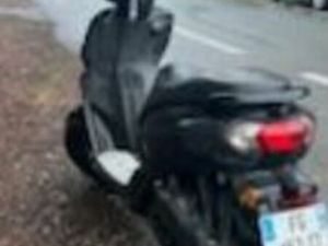 SCOOTER 2TEMPS PEUGEOT KISBEE STREET ZONE