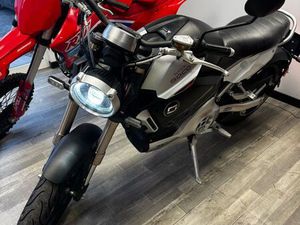 SUPER SOCO TC MAX 125 ÉLECTRIQUE - BON ÉTAT - 2 BATTERIES - 13951 KM