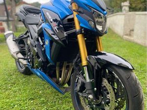 SUZUKI GSX-S 750
