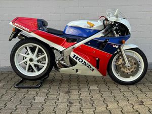 HONDA VFR750R RC30