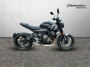 TRIUMPH TRIDENT 660