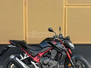 HONDA - CB 750 HORNET