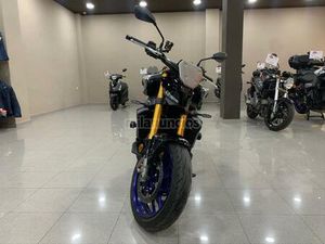 YAMAHA - MT 09