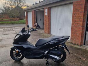 HONDA PCX 125 LEICHTKRAFTROLLER 9 KW MIT ABS