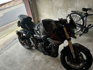 SUZUKI GSR 750A