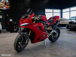 DUCATI PANIGALE V2 S 1090 S
