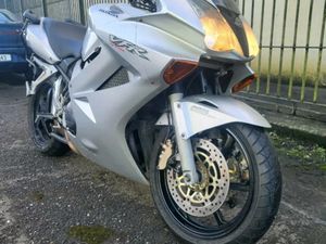 VFR 800 VTEC 2002 LOW MILES