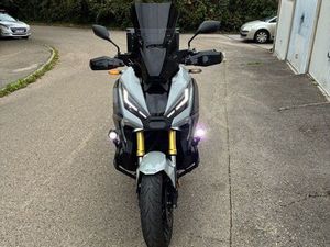 HONDA X-ADV 2023 - FULL OPTIONS - EXCELLENT ÉTAT - GRIS NARDO