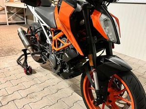 KTM DUKE 390