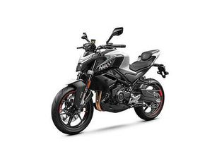 CFMOTO 450NK A2 - MODERNE OG SPREK NAKENSYKKEL PÅ MELLOMTUNG FØRERKORT!