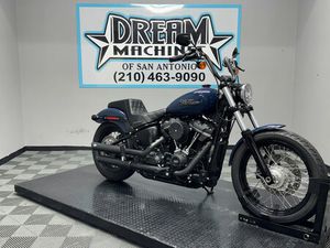 2019 SOFTAIL® STREET BOB®
