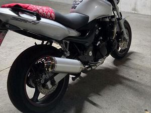 KAWASAKI ZR750