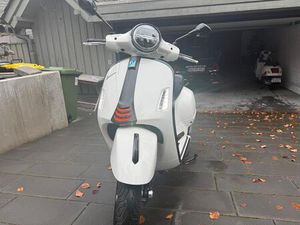 VESPA GTS 125 SUPERSPORT WEIß, 557 KM, PERFEKTER ZUSTAND