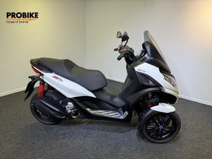 PIAGGIO MP3 300 HPE /OUTLET!