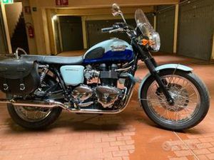 TRIUMPH BONNEVILLE